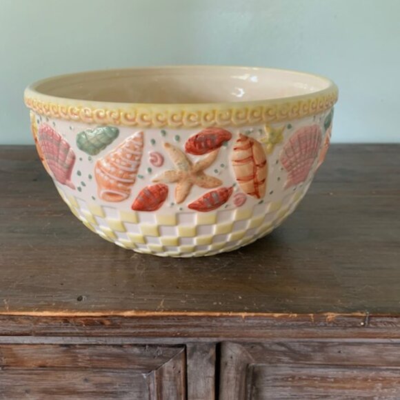 Temp-tations Nostalgic Summer Shells 3-qt Serving Bowl - Picture 3 of 5